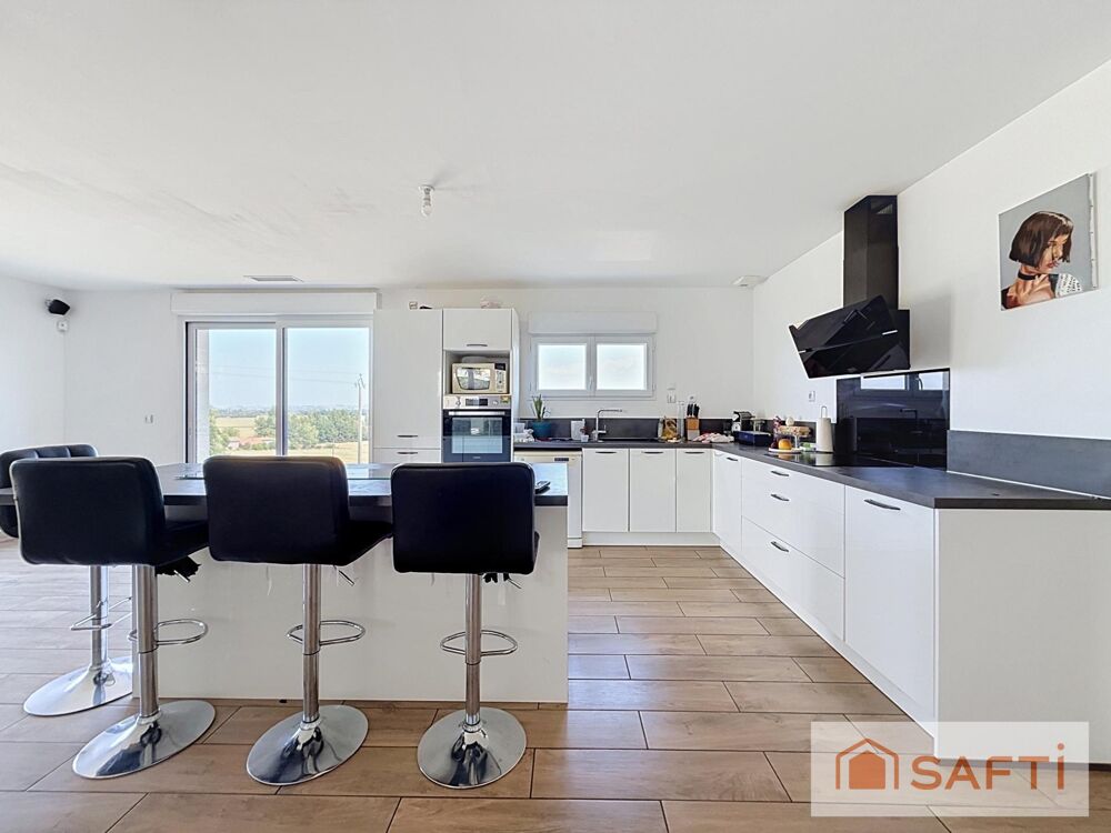 Vente Maison Maison récente avec 2 800 m² et belle vue Gratens