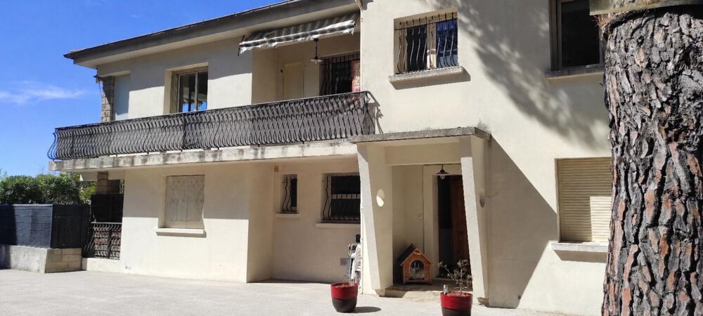 Maison de maçon de 150m² sur un terrain de 500 m² avec piscine