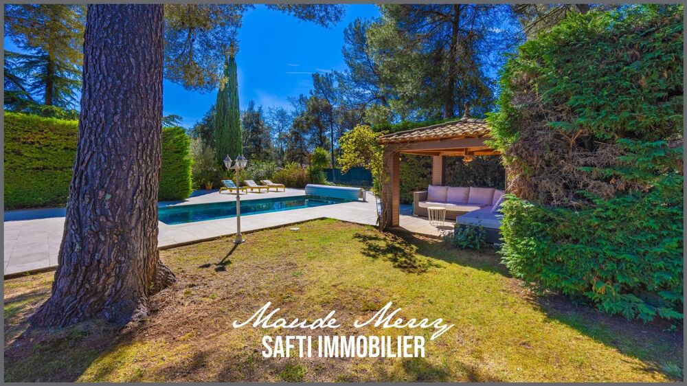 Villa de plain-pied de 195 m 2 habitable - piscine - garage - terrain de plus de 2900 m2 entièrement plat et clôturé - propriété