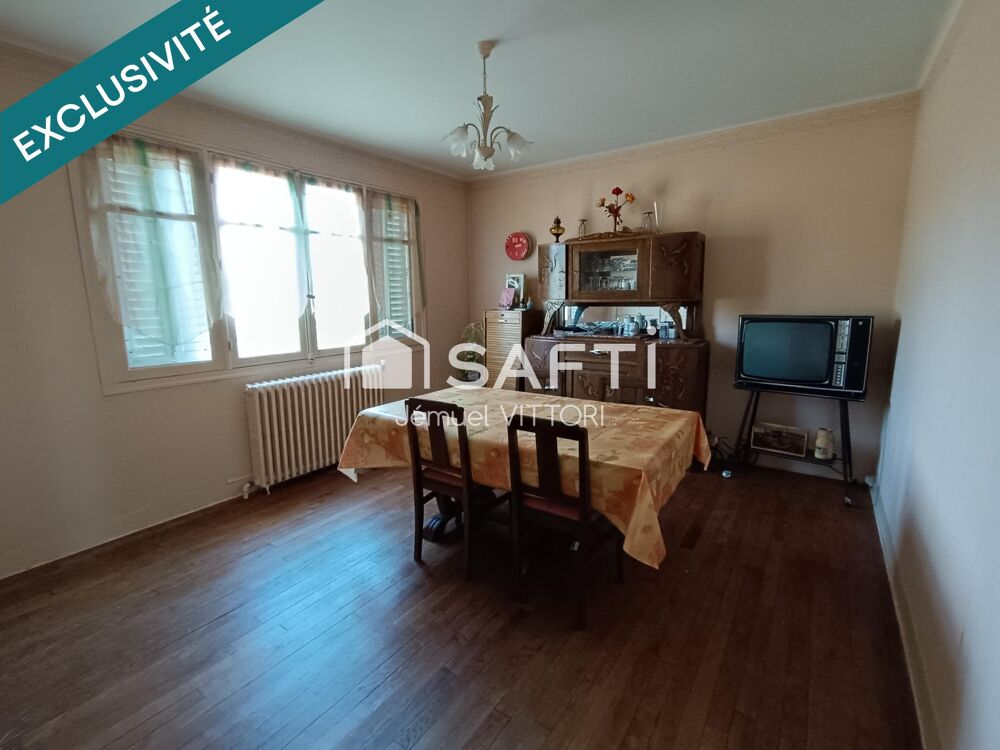 Propriété avec maison, dépendances et 2,2 ha à Larchamp