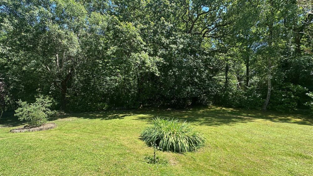 Maison de caratère de 173 m² sur terrain arboré de 3 100 m²  Environnement bucolique