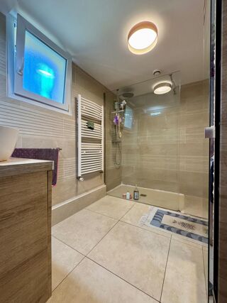  Maison  vendre 10 pices 220 m