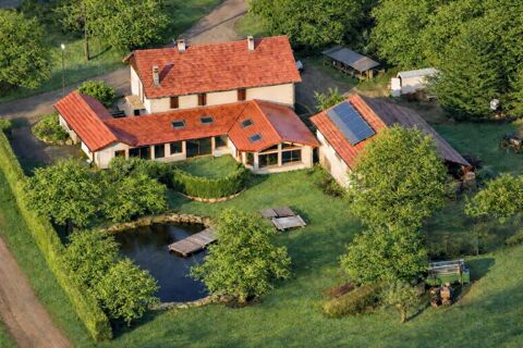   Propri�t� avec �tang priv� & piscine int�rieure Maison - 4 pi�ce(s) - 144 m�