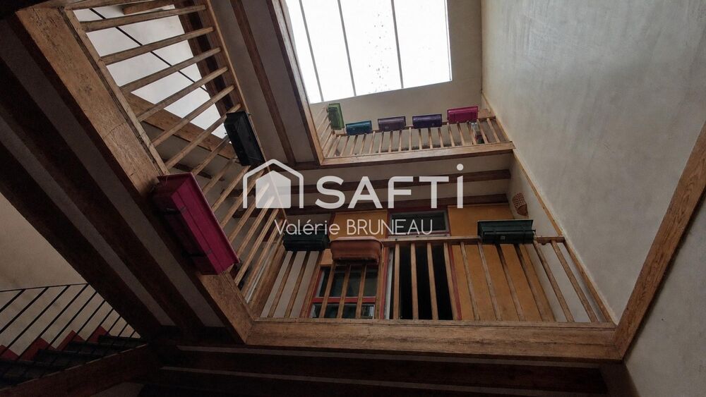Vente Maison Maison au coeur de la place de Réalmont de 230 m² avec local commercial déjà loué Realmont