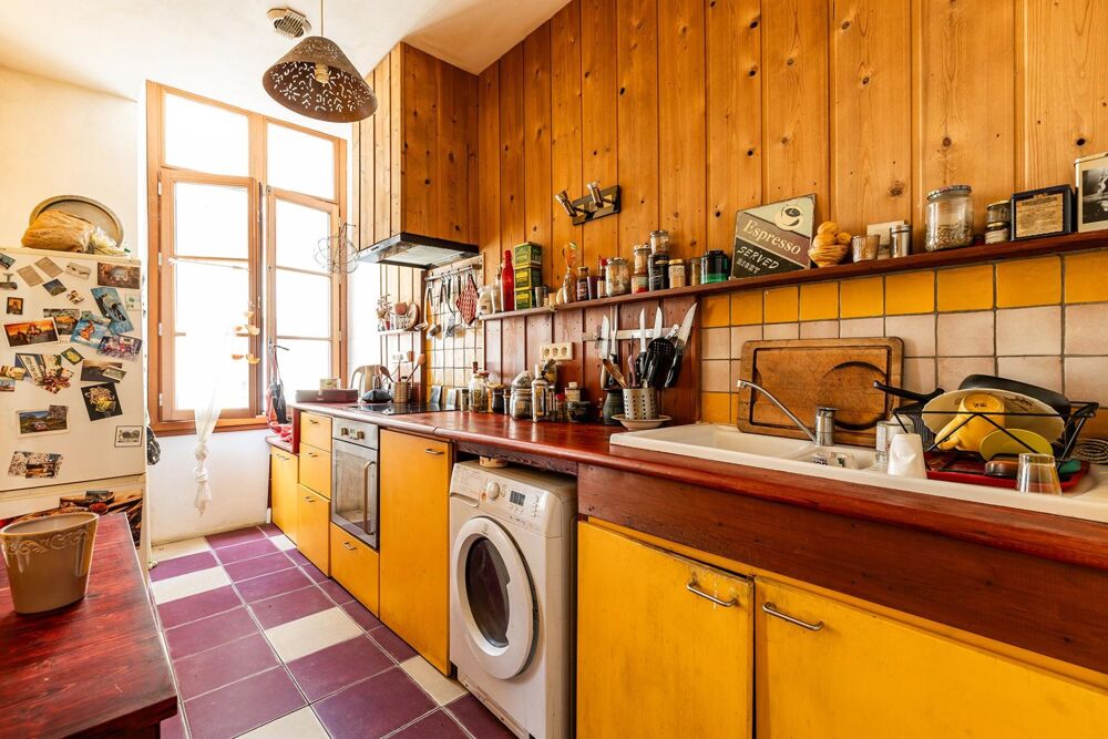 Vente Appartement BORDEAUX SAINTE CROIX - APPARTEMENT 80M² - 2 CHAMBRES - PLACE DE PARKING + CELLIER Bordeaux