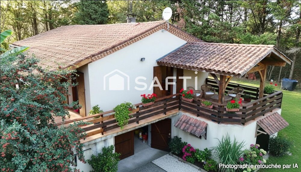 Maison dexception de 103 m²  Charme, espace et potentiel sur 7400 m² de terrain arboré !