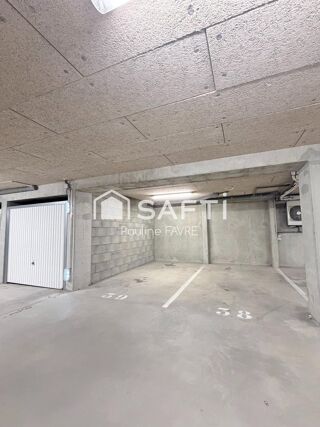  Parking / Garage à vendre 