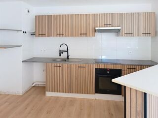 Vente Appartement Très Bel Appartement 3P Lumineux avec Extérieur au pied de la Gare RER de Cergy-le-Haut Cergy