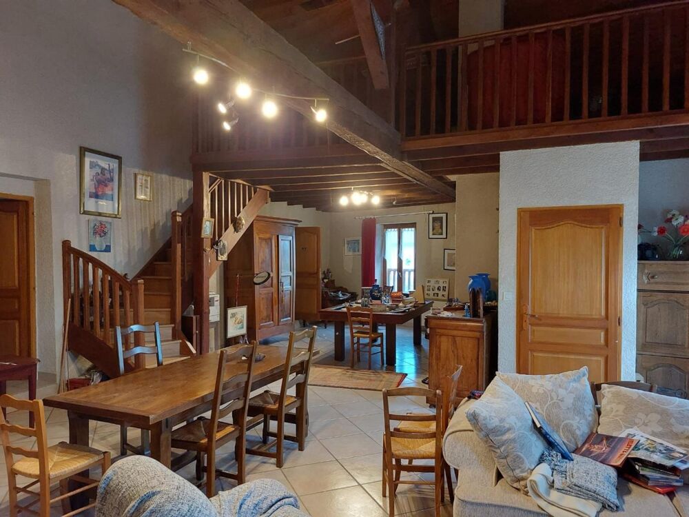 Propriété 10 pièces + grange