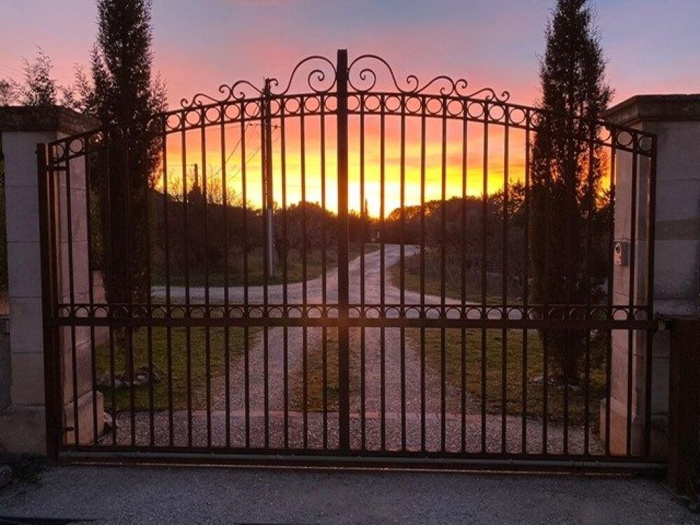 Vente Maison Coup de coeur ! Magnifique propriété dans un état irréprochable sur 5500 m2 de terrain. URGENT Beaucaire