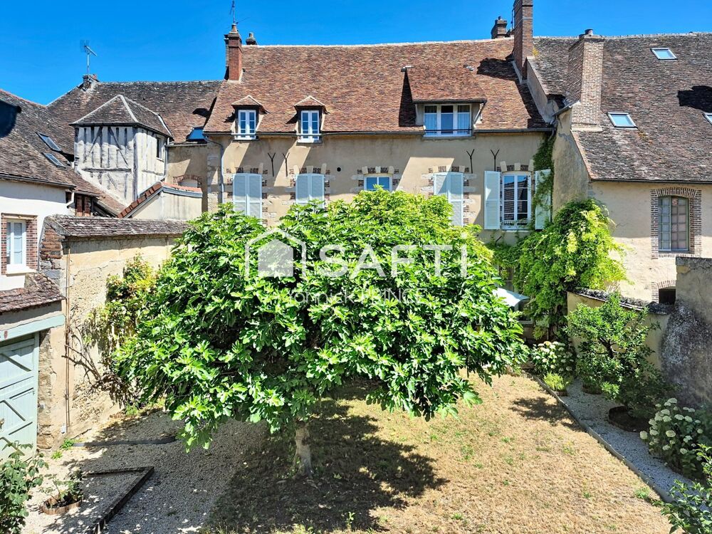Maison 12 pièces 263 m² · à Villeneuve-sur-Yonne · 263 m² · 749 000 €