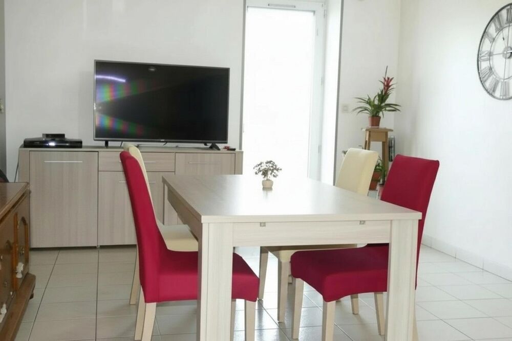 Maison en pierre  70 m² habitables  Garage de 36 m²  Terrain clos sans vis-à-vis À 9 min de Luçon et moins de 15 min des pla