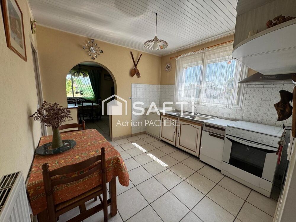 Vente Maison Maison rénovée de 75m2 où confort moderne et charme authentique se rencontrent sur un terrain de 1334m2. Talais