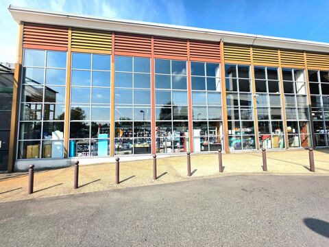 SURFACE PROFESSIONNEL 1680 M2 AU SOL 840 M2 TOUTES ACTIVITES 14259 77164 Ferrieres-en-brie