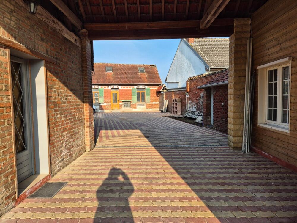 Vente Maison MAISON en travaux avec dépendances et un terrain de 1169 m2 Vrely