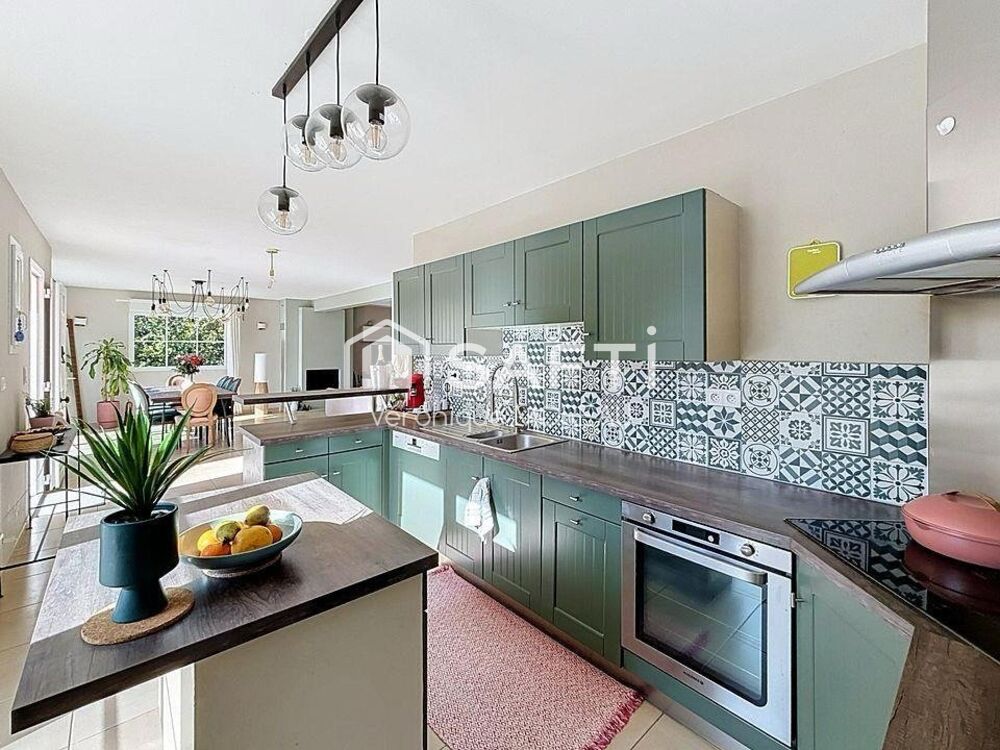 Vente Maison Maison 183 m², piscine et terrain sans vis-à-vis Moulins en bessin