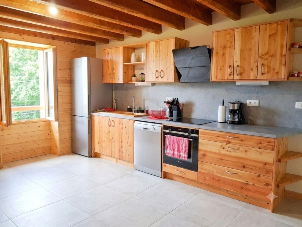 Location Maison Maison meublée T3 duplex de 77 m2 habitable avec 2 chambres sur la commune de St Christophe La Grotte 73 Saint-christophe