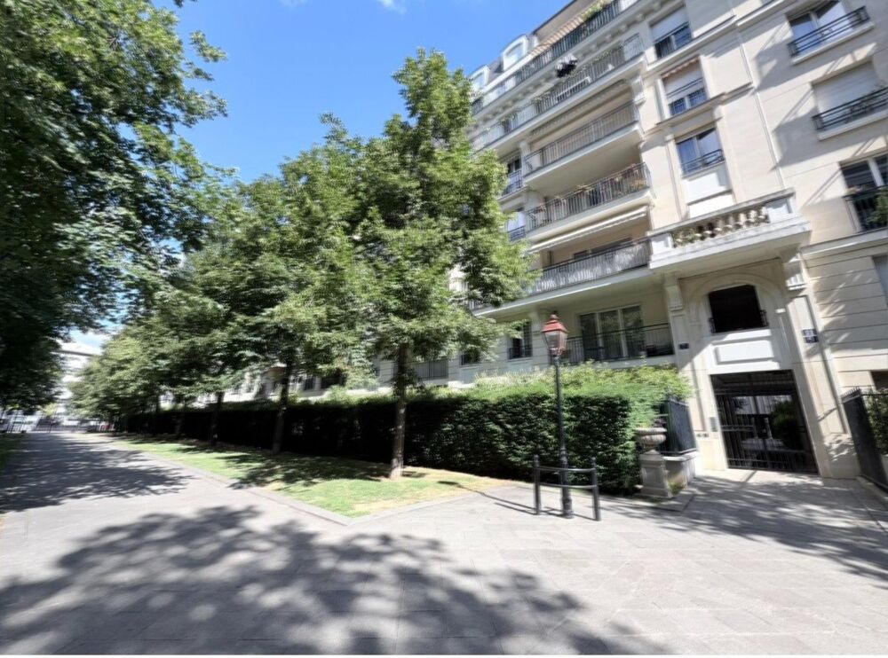 Location Appartement LOCATION MEUBLÉE - 90M2 - T4 - SEJOUR/CUISINE - 3 CHAMBRES - SALLE DE BAIN - WC Issy-les-moulineaux