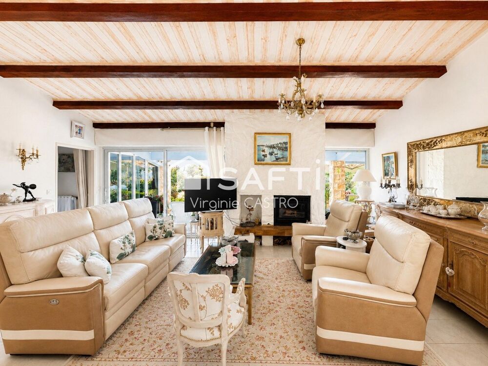 VILLA 6 PIECES avec GARAGE - PISCINE CHAUFFEE & VUE DEGAGEE