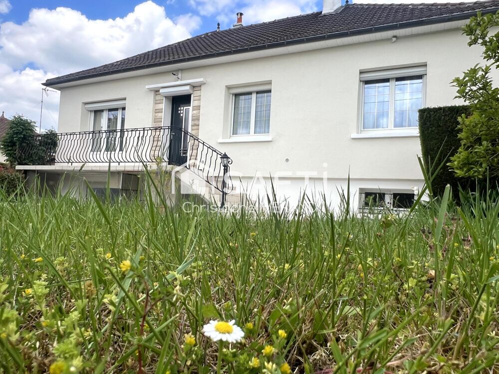 Pavillon 4 chambres dans le Centre de DANGE SAINT ROMAIN