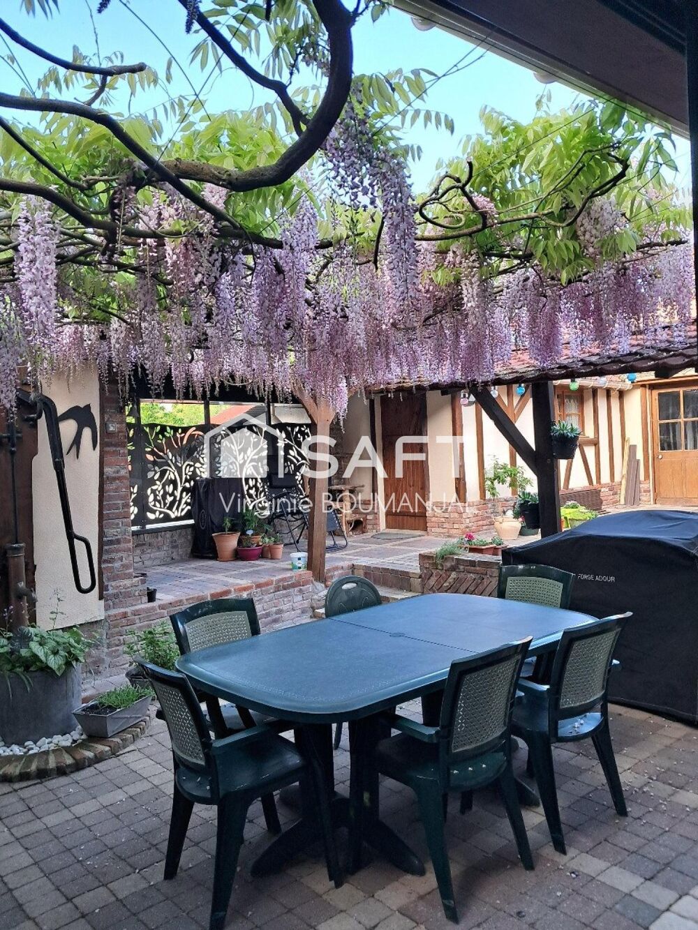 Maison de 130m2 3/4 chambres avec jardin clos et 2 garages