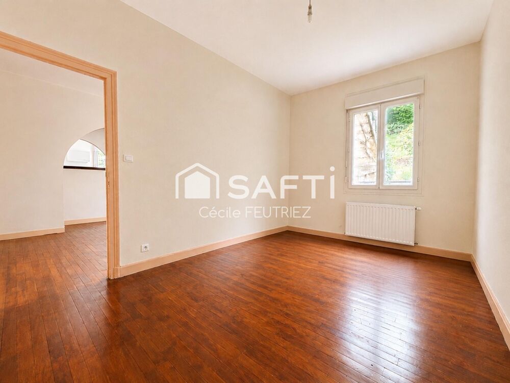 Appartement avec stationnement et cave