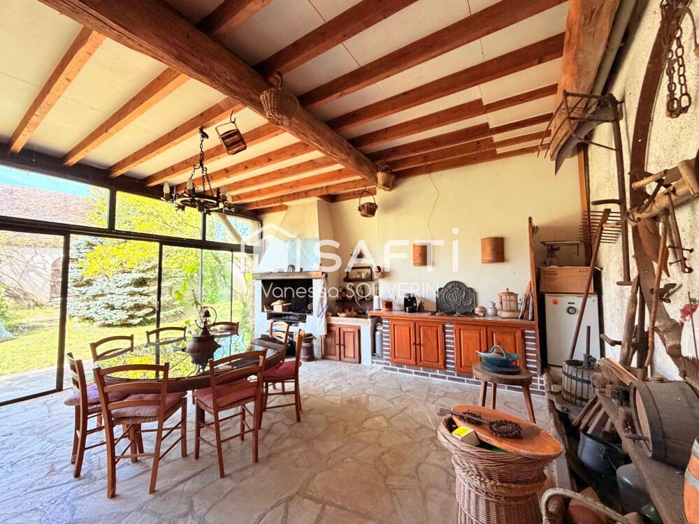 Propriétée composée de 2 maisons sur 920 m2 clos