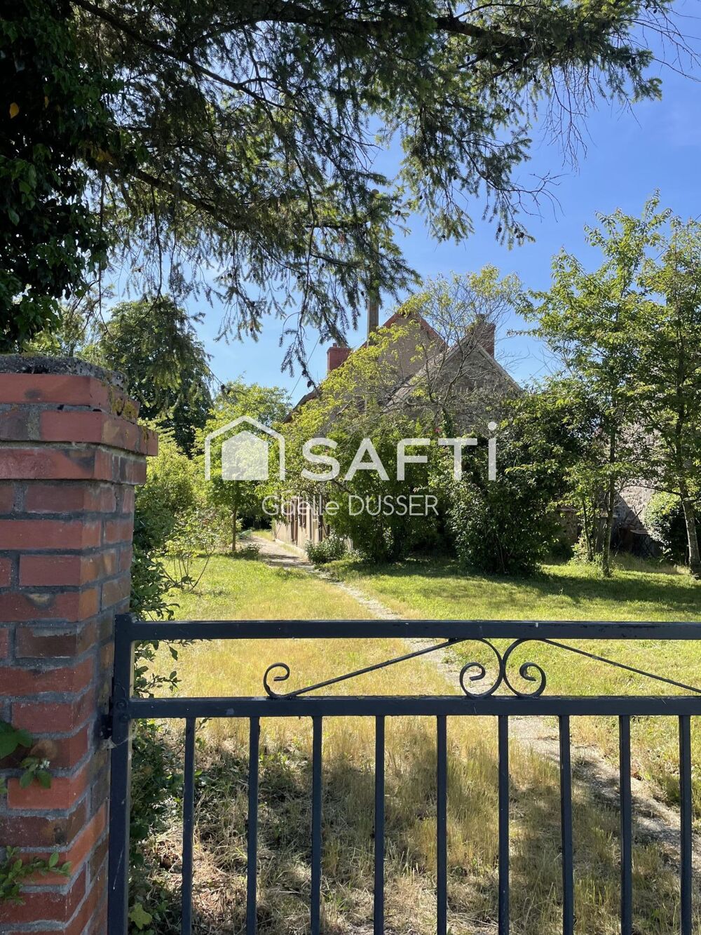 Vente Maison Charme, calme et authenticité pour cette maison de famille et de vacances en Bourbonnais. Murat