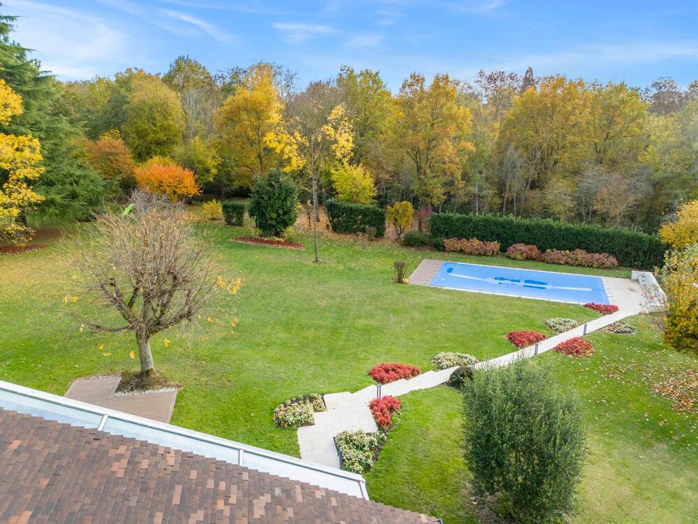 Ouest parisien  Propriété contemporaine darchitecte en lisière de forêt
