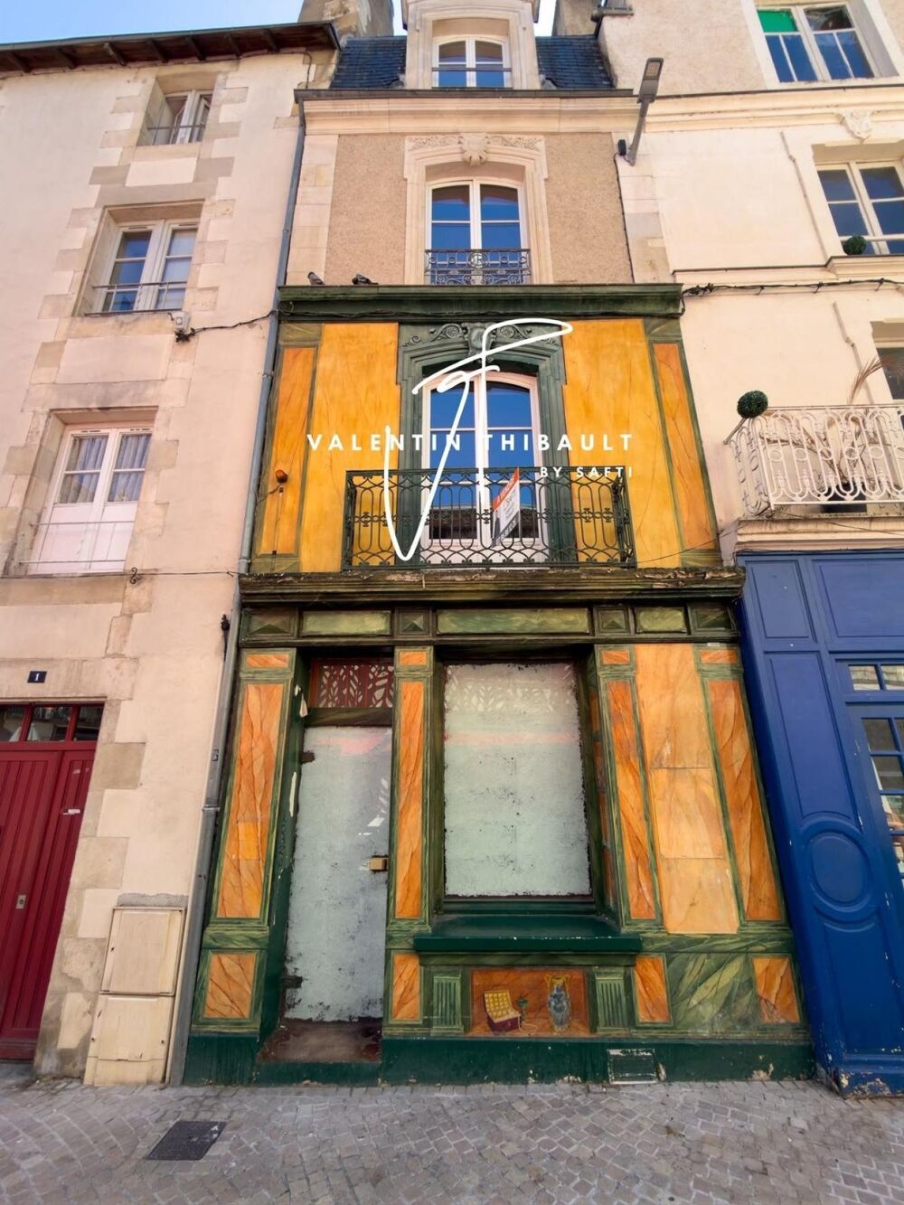   Poitiers Centre-ville Plateau - Local commercial 85 m² avec vitrine, Rue Saint-Nicolas 