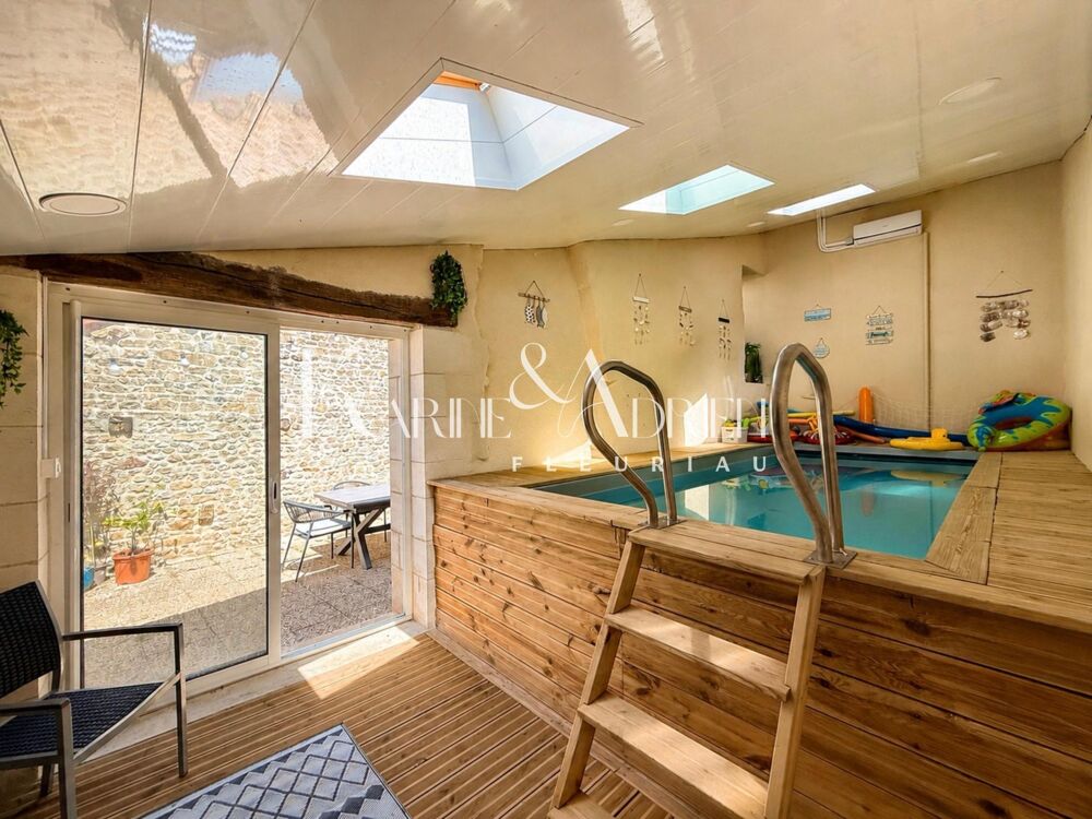 Vente Maison Maison de ville : 6 chambres, piscine et jardin Sainte-hermine