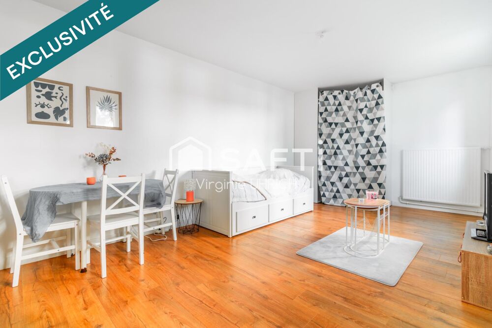Vente Appartement STUDIO de charme, RÉNOVÉ, de 32m2, CARREZ, AVEC GRANDE CAVE, à Maurepas, en zone piétone, au calme et proche de toutes commodité Maurepas