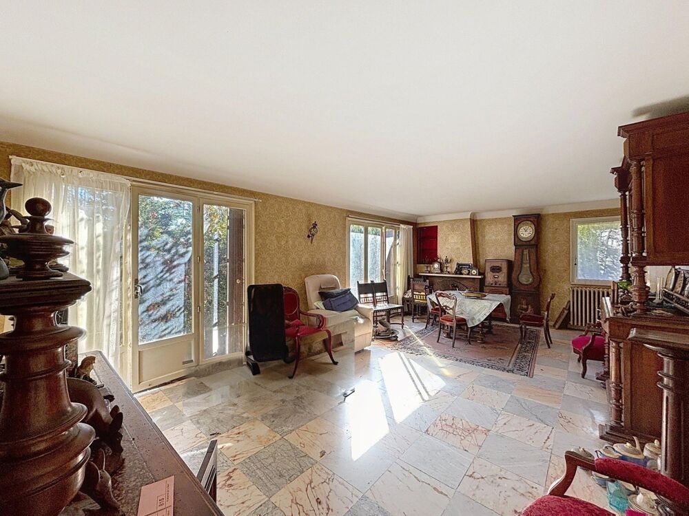 Léognan  Maison avec fort potentiel sur parcelle de 2 740 m²