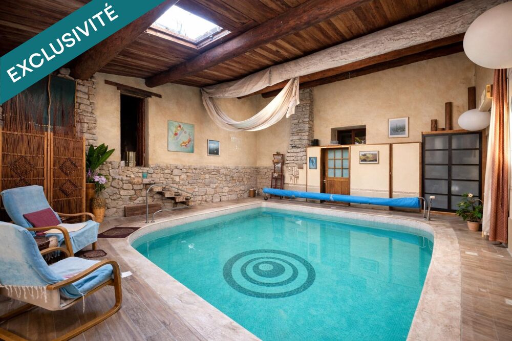 Ensemble immobilier en plein centre de Forcalquier