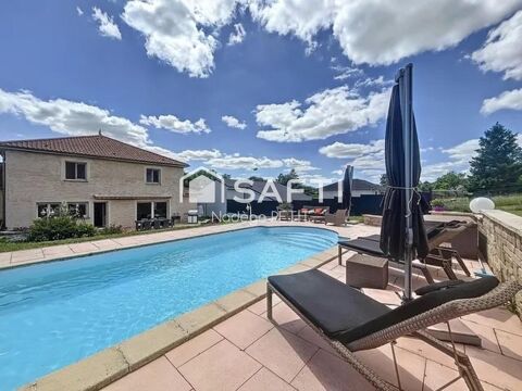   Maison de 230 m2 à Pournoy-La-Grasse , piscine chauffée, terrain de 2200 m2 Maison - 6 pièce(s) - 231 m²