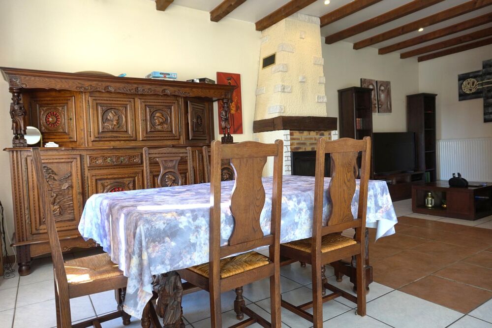 Vente Maison Maison de village au calme de 142 m² totalement rénovée en 2001 avec 3 chambres. Thoraise