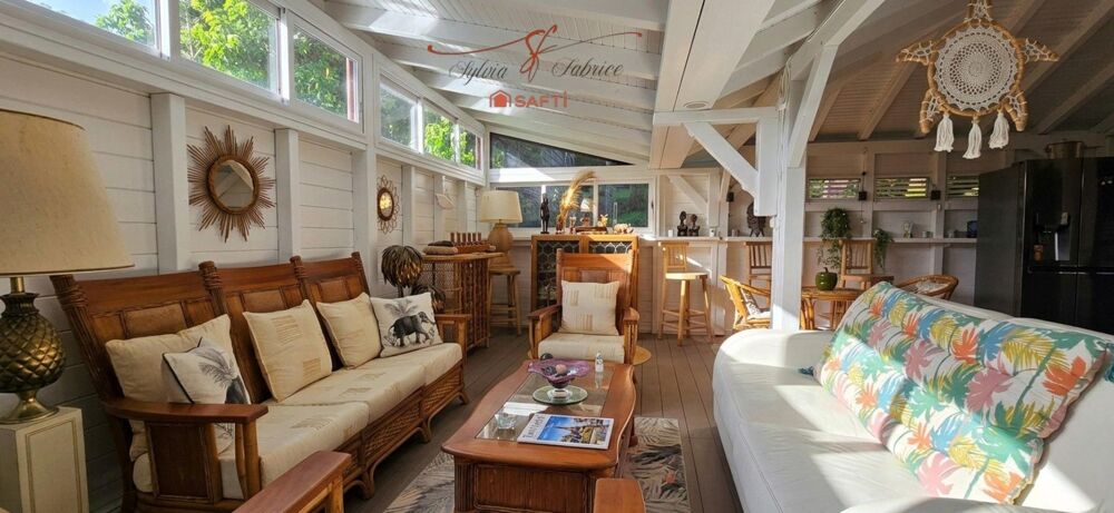 Vente Maison Villa avec piscine + studio indépendant à Sainte-Anne Sainte-anne