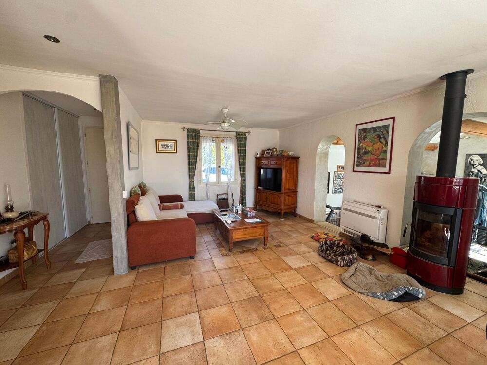 Vente Maison Villa de 140 m² avec piscine et garage. Saint-maximin-la-sainte-baume