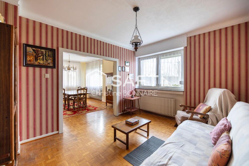 Maison individuelle avec 3 chambres (5 possibles) sur terrain de plus de 950m2