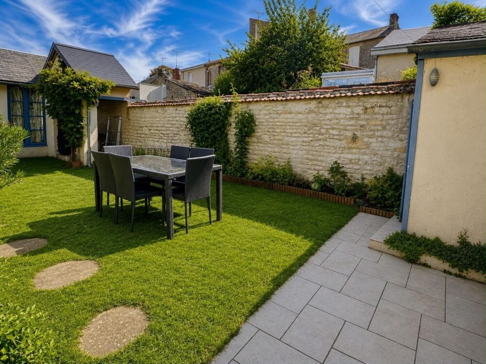 Vente Maison MAISON DE VILLE 3 CHAMBRES JARDIN CLOS ET DÉPENDANCES Fontenay-le-comte