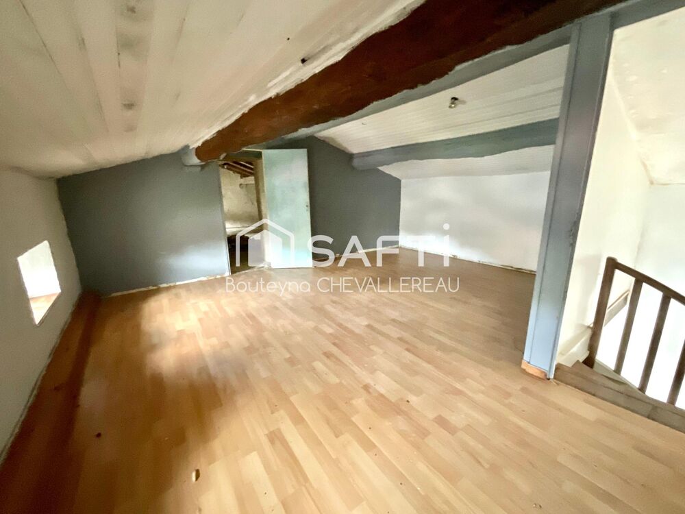 Maison à étage avec 2 chambres