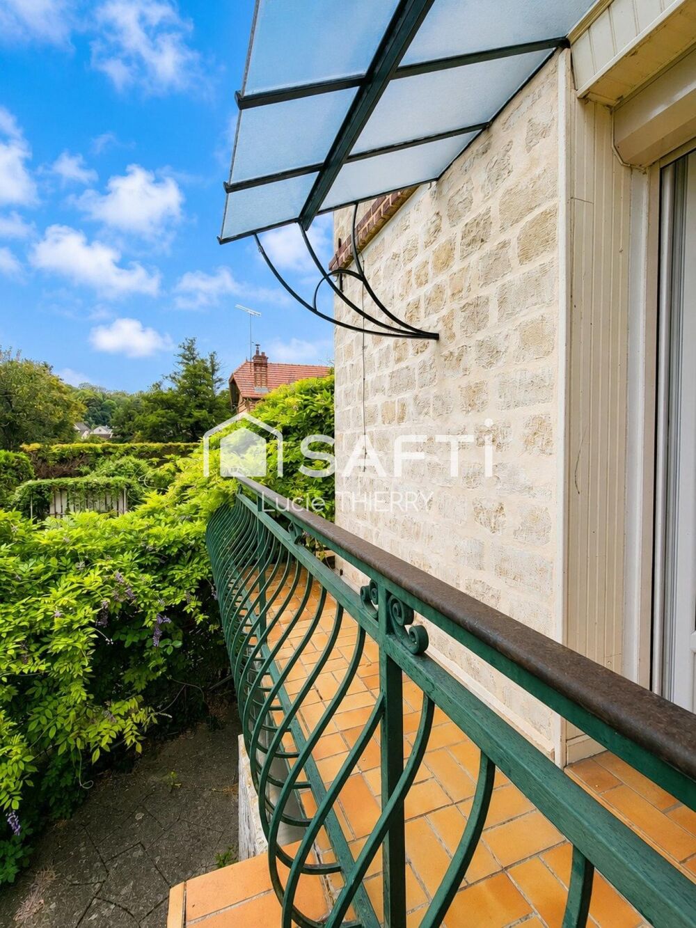 Une maison de caractère, un jardin remarquable et le calme d'une impasse une adresse rare à Beauvais.