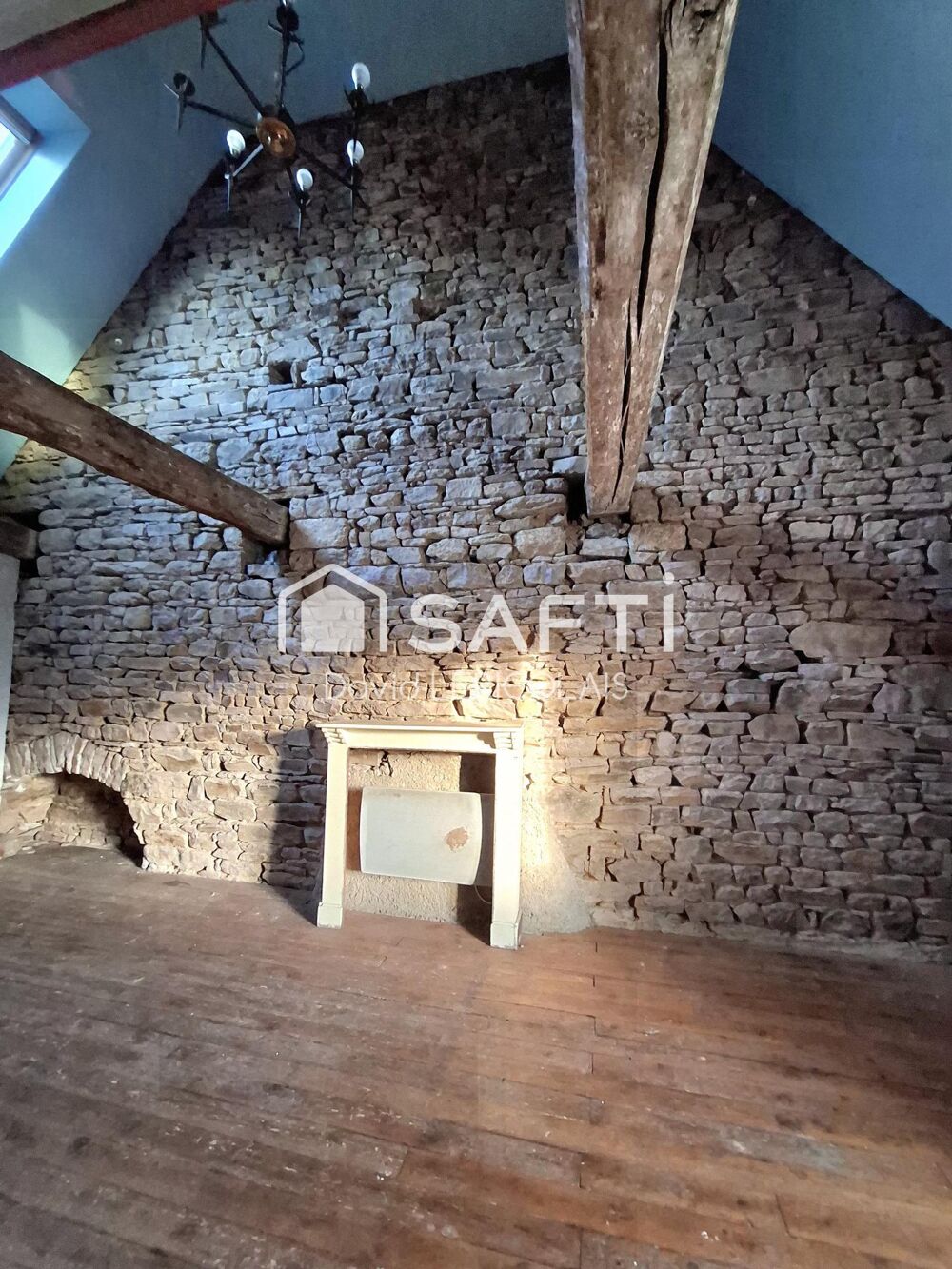 Vente Parking/Garage GRAND GARAGE EN PLEIN BOURG Dangy