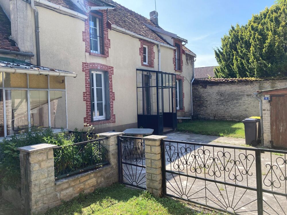 Bien de caractère à Sainte Colombe sur seine !