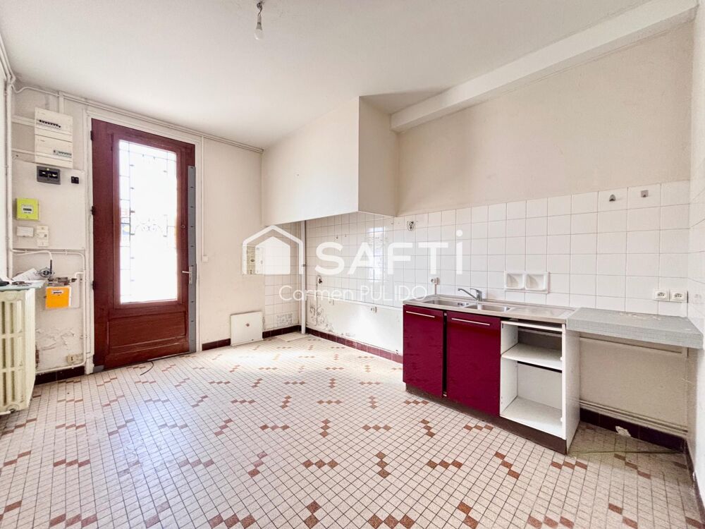 Maison en pierre 110 m²  Centre-ville de Castillon-la-Bataille  3 chambres  Jardin