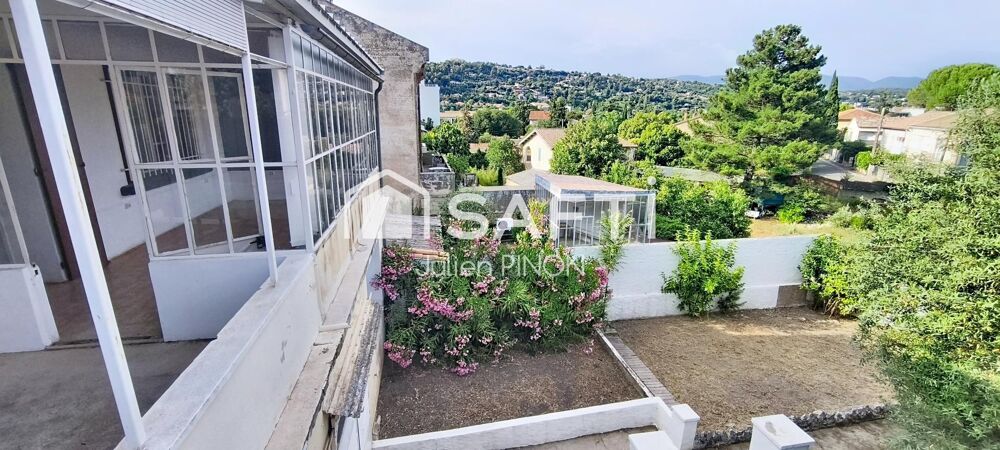Maison avec jardin et grand garage en centre ville d'APT