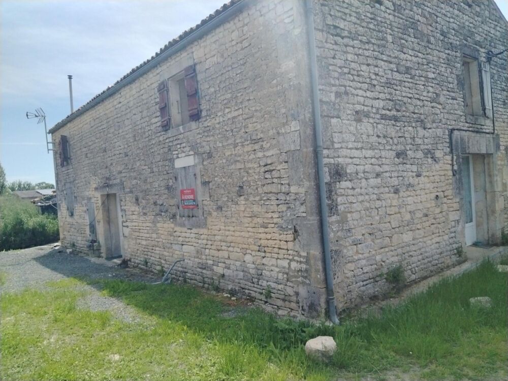 A découvrir pour les amateurs de grands volumes sur THORS cette vaste maison d'environ 291m2