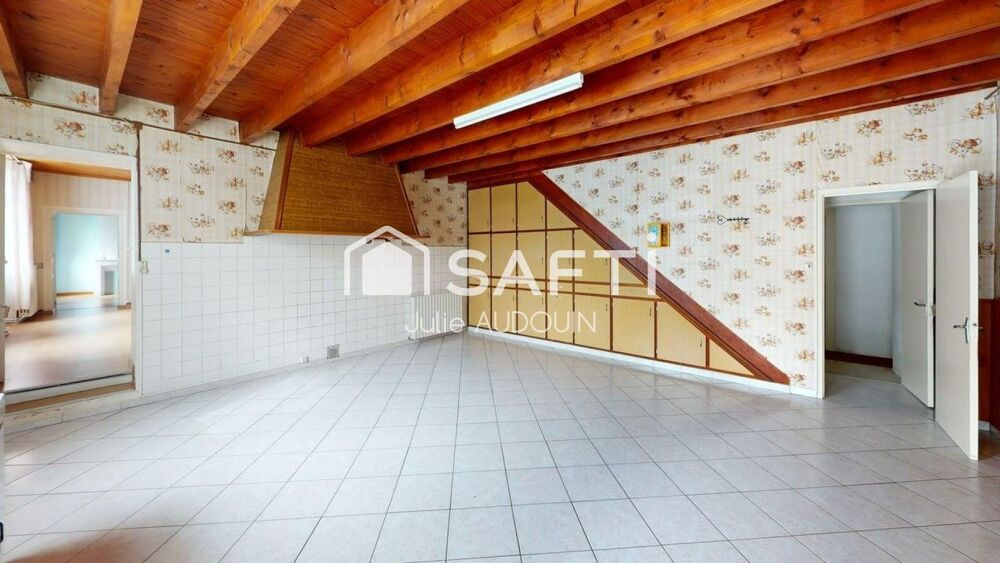 Maison ancienne avec dépendances  131 m² habitables LE SEURE