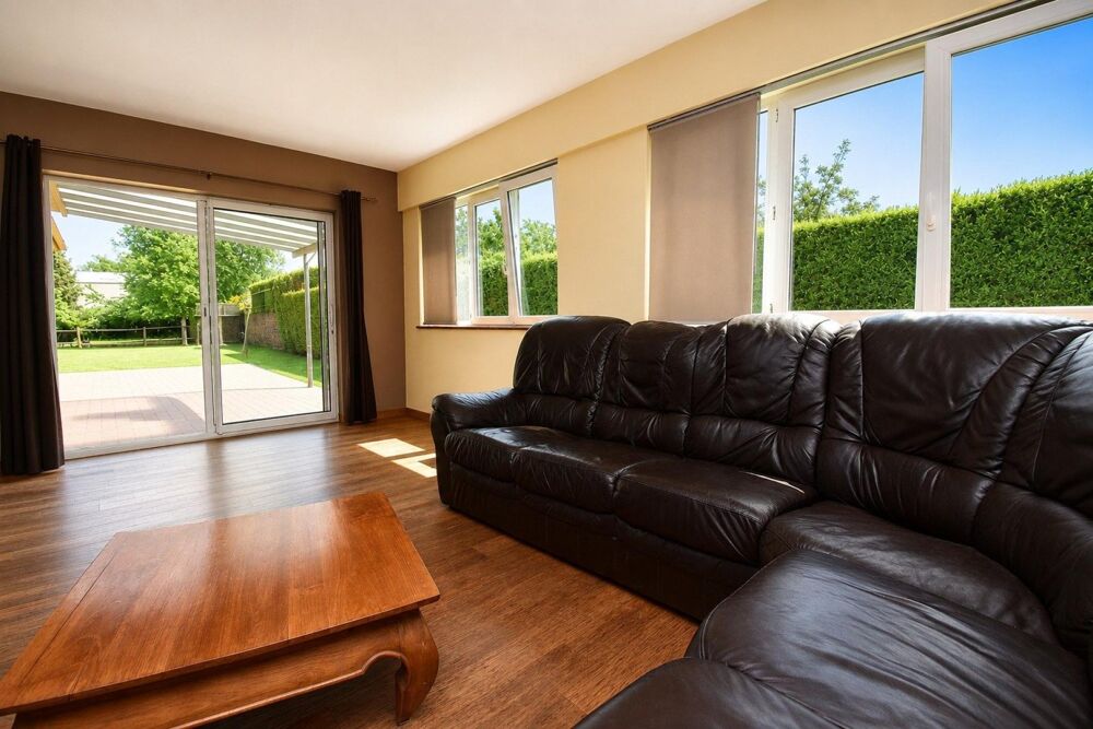 Vente Maison Plain-pied familial sur plus de 2 000 m² au calme des champs Aix en pevele
