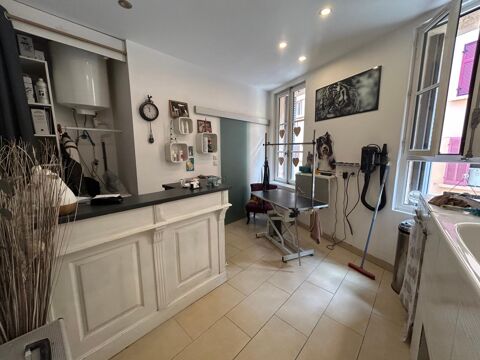 Sur le port de Sanary sur mer, possibilit&eacute; Studio ou Local commercial renov&eacute; et lumineux de 16 m2 (possibilit&eacute; changement destin 128000 83110 Sanary-sur-mer